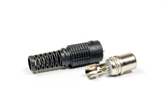 Wtyk antenowy TV w środku