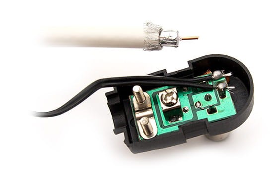 Podłączenia kabla antenowego do zasialcza