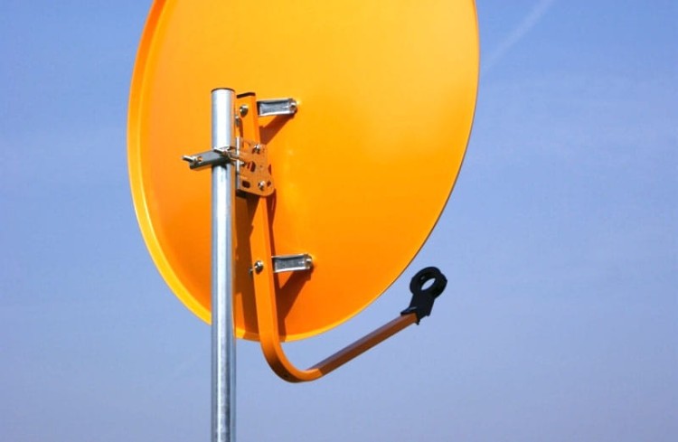 Antena satelitarna Televes 80 cm 790120 - widok z tyłu